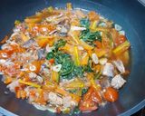 Foto langkah ke 3 dari resep Tumis kangkung dan ikan tongkol.