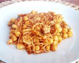 Foto del paso 11 de la receta Garbanzos con Almejas y Fideos "entomataos"