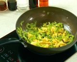 A picture of step 6 of Bitter Melon and Egg Stir-Fry.
