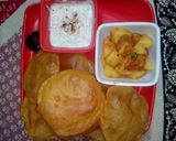 A picture of step 4 of Gujrati masala puri with aloo sabji.