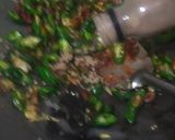 Foto langkah ke 5 dari resep Telur Ceplok Cabe Hijau.