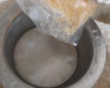 A picture of step 3 of Mango trifle.