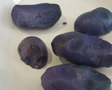 Foto del paso 2 de la receta: Lomo de merluza con costra de queso y patata morada