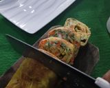 Foto langkah ke 5 dari resep Telur Gulung Sayur.