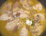 Foto del paso 4 de la receta: Pollo en salsa con patatas y champiñones