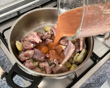 Foto del paso 3 de la receta: Arroz meloso con costilla y alcachofas