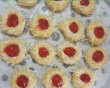 Foto langkah ke 4 dari resep Thumprint cookies tanpa oven.