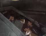 Foto langkah ke 4 dari resep Fudgy Brownie Shiny/ Brownies Panggang (Takaran Sendok,No Mixer).