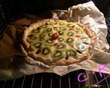 Foto del paso 5 de la receta: Tarta de manzana y kiwi con crema pastelera