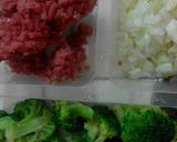 Foto langkah ke 1 dari resep Brokoli dan daging sapi giling.