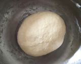 A picture of step 4 of Meng Tou (Steamed rolls).