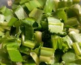 Hình bước làm 1 của món Thịt xay xào ngò gai