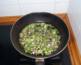 Foto del paso 2 de la receta: Espárragos verdes en salsa de trufas negras
