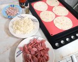 Foto del paso 1 de la receta: Pizza casera en tortillas rapiditas Bimbo