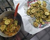 Foto del paso 1 de la receta: Tarta de zuchinis con salsa de cebollas