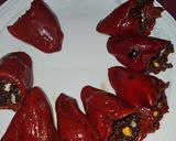 Foto del paso 3 de la receta: Pimientos de piquillo relleno de morcilla de cebolla picante, huevos de codorniz y cebolla frita