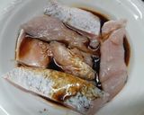 รูปขั้นตอนการทำที่ 1 ของ ปลากะพงคลุกงา
