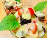 A picture of step 3 of Quick Dessert with Leftover Sponge Cake and Fruits.
