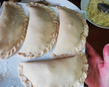 Foto del paso 2 de la receta: Empanadas fritas de queso, machas, ostiones, camarones