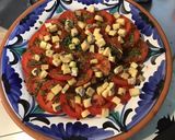 Une image de l'étape 4 de Salade de tomates au bleu de Gers,persil et crème de balsamique.