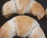 Foto del passaggio 4 della ricetta Cornetti salati senza lievitazione