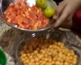 A picture of step 2 of Yummy chola chat.