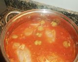 Foto del paso 2 de la receta: Pollo guisado con champiñones y patatinos