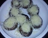 Foto del paso 3 de la receta Champiñones rellenos de muselina de all i oli con queso gratinado