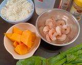 Foto langkah ke 1 dari resep Bubur Labu Udang Rice Cooker.