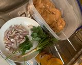 รูปขั้นตอนการทำที่ 1 ของ ไก่กระเทียม(น้ำขลุกขลิก)สูตรเด็กทานได้