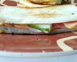 Foto langkah ke 8 dari resep Smoked Beef Mayo Sandwich.