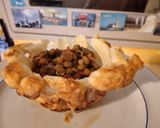 Foto del passaggio 6 della ricetta Cestino di pasta sfoglia con cotechino e lenticchie