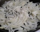 Foto del paso 2 de la receta: Hígado con cebolla y Puré~