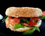 Foto del paso 11 de la receta: Salmón marinado con ginebra y enebro (Gravlax with gin)