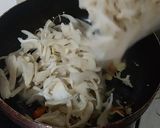 Foto langkah ke 3 dari resep Tumis Jamur Tiram.