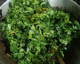 A picture of step 5 of Methi matar masala.