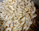 A picture of step 2 of Chicken pizza pasta.