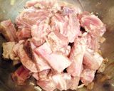 Foto langkah ke 1 dari resep Dim Sum Steamed Pork Ribs with Black Beans.