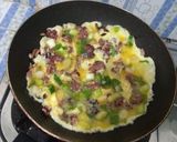 Foto langkah ke 8 dari resep Telur dadar kornet.