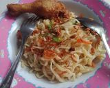 Foto langkah ke 5 dari resep Mie goreng sayur.