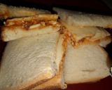 Foto langkah ke 4 dari resep Sandwich Telur Kornet.