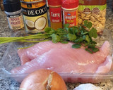 Foto del paso 1 de la receta: Pavo con leche de coco, curry, piña y sorpresa
