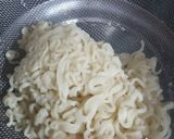 A picture of step 1 of Japanese noodle sandwich(yakisoba bread).