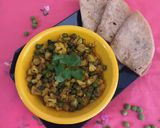 A picture of step 3 of Cauliflower mutter subji.