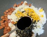 A picture of step 4 of Simple Korean Bibimbap with Eggs and Sausage.