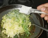 A picture of step 8 of Kairi and dodkyachi chamchamit chutney.