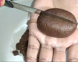 A picture of step 5 of Coffebean cookie.