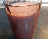 Φωτογραφία βήματος 2 της συνταγής Smoothie μιξ φρούτων με σιρόπι από χουρμάδες
