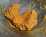 Foto langkah ke 3 dari resep Pumpkin Mochi Bread.