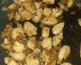 Foto del paso 2 de la receta: Pasta de setas con salsa de solomillo de pollo y grana Padano